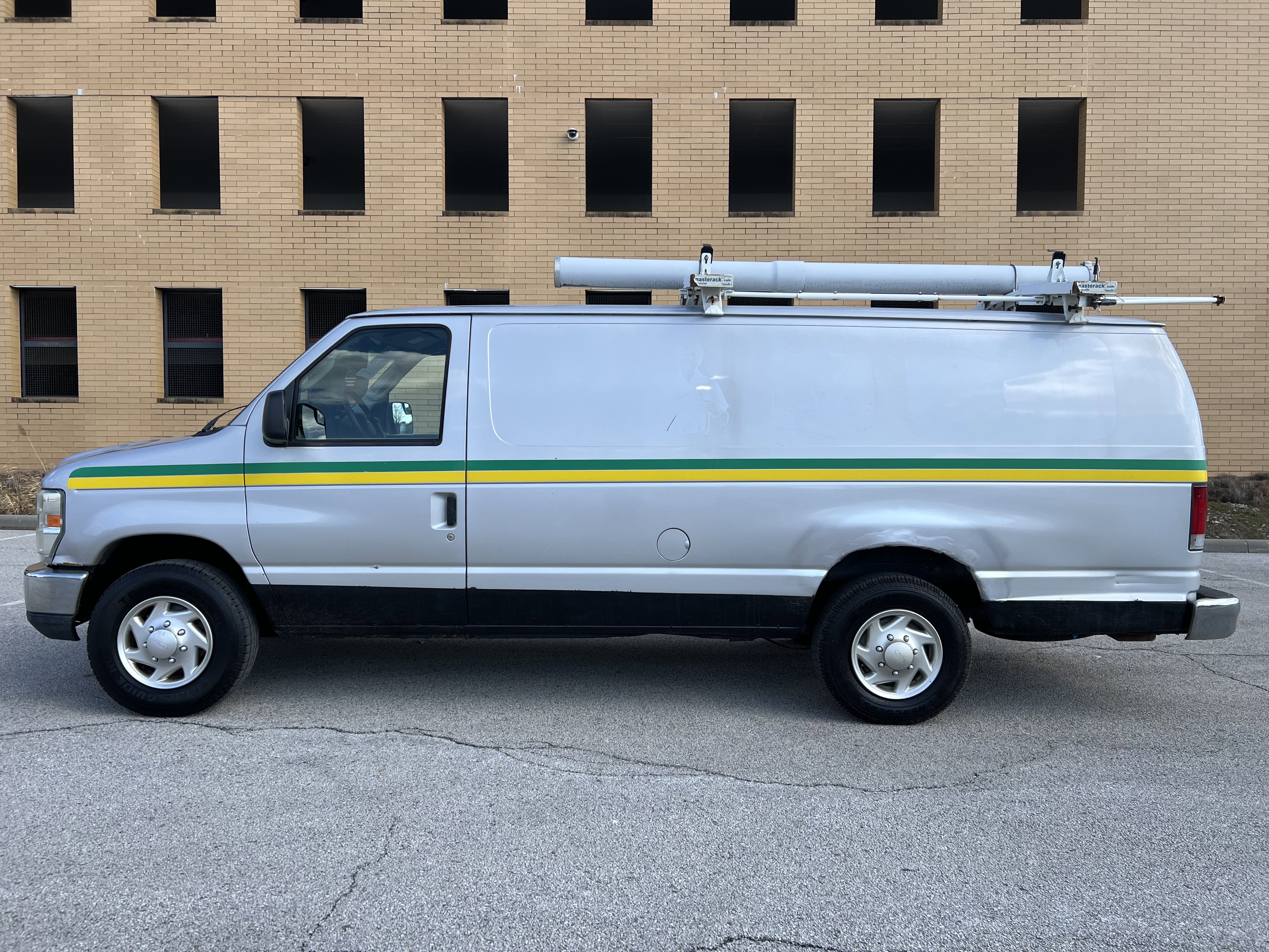 Used 2011 Ford E-250 and Econoline 250 Extended w/ Commercial Cargo Van Pkg image 3