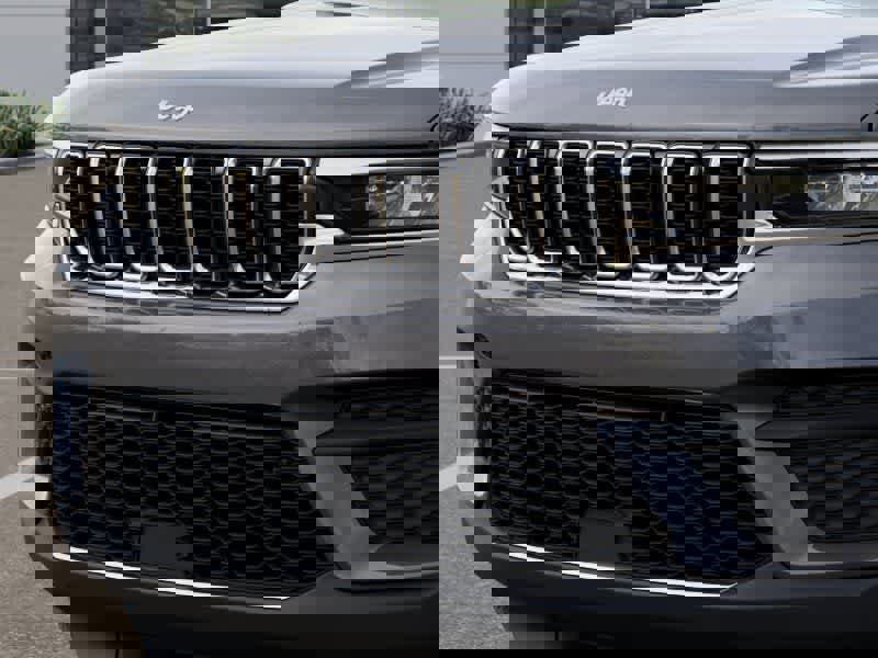 New 2025 Jeep Grand Cherokee Laredo X w/ Trailer Tow Package image 11