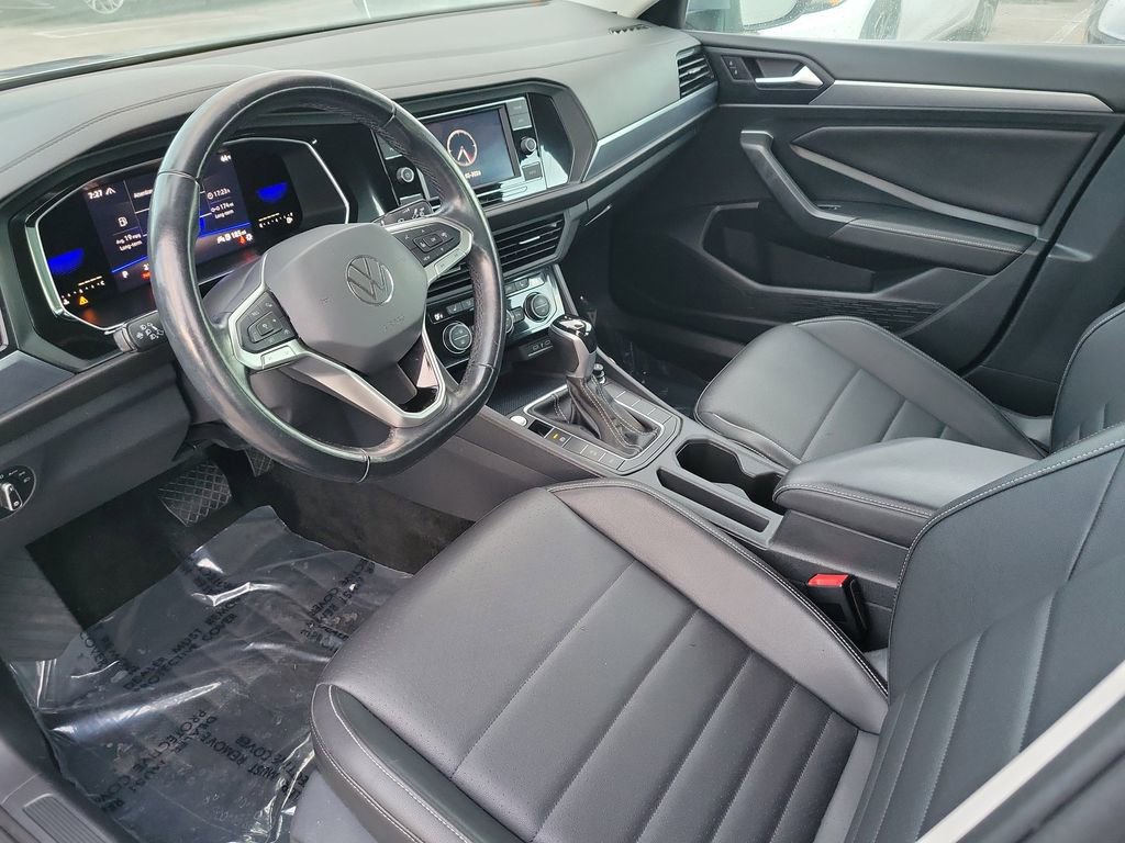 Certified 2022 Volkswagen Jetta SE image 14