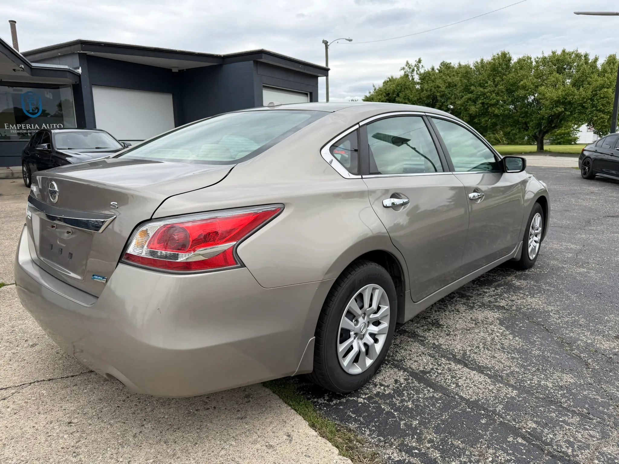Used 2014 Nissan Altima 2.5 S w/ Display Audio Package FWD image 9