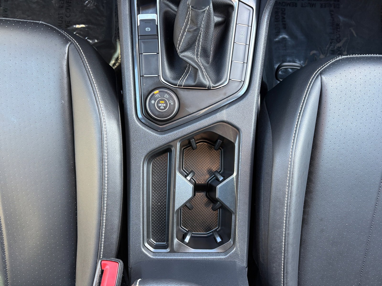 Certified 2024 Volkswagen Tiguan SE w/ Panoramic Sunroof Package image 9