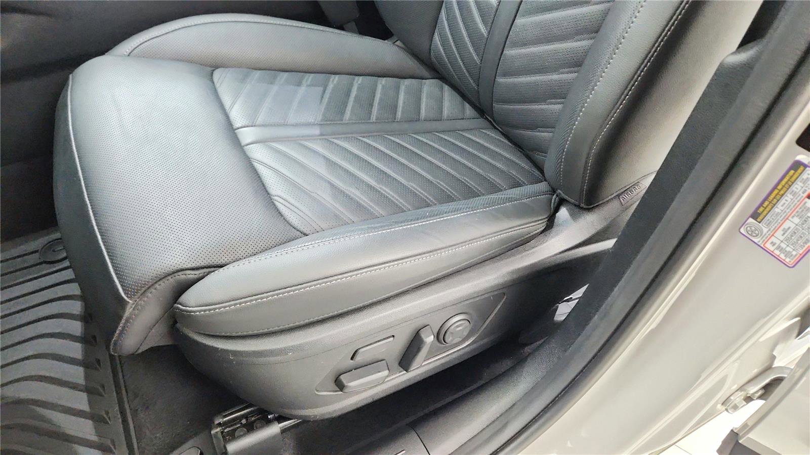 Used 2025 Kia Sorento SX Prestige AWD/4WD image 14
