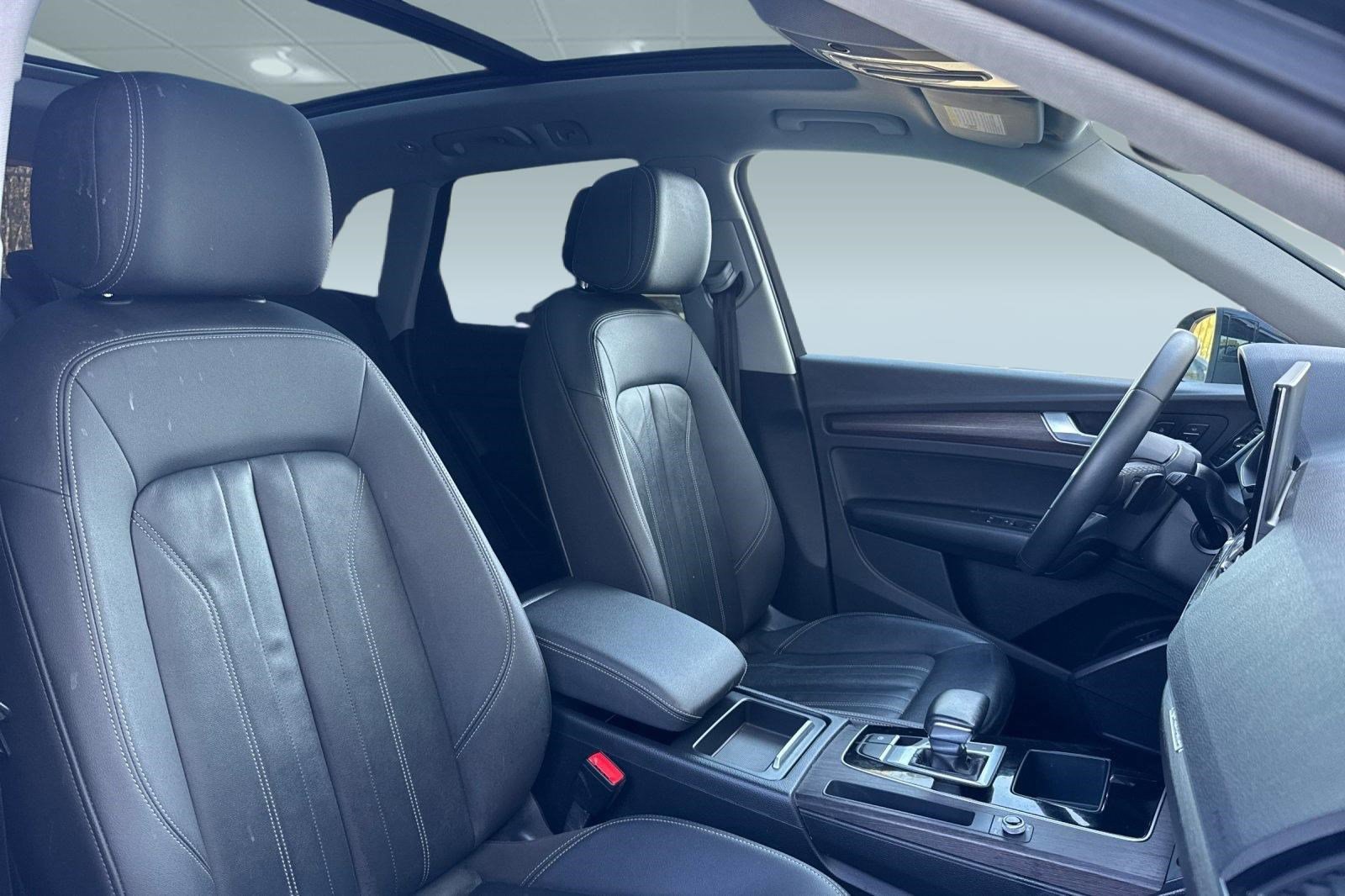 Used 2022 Audi Q5 2.0T Premium w/ Convenience Package image 30