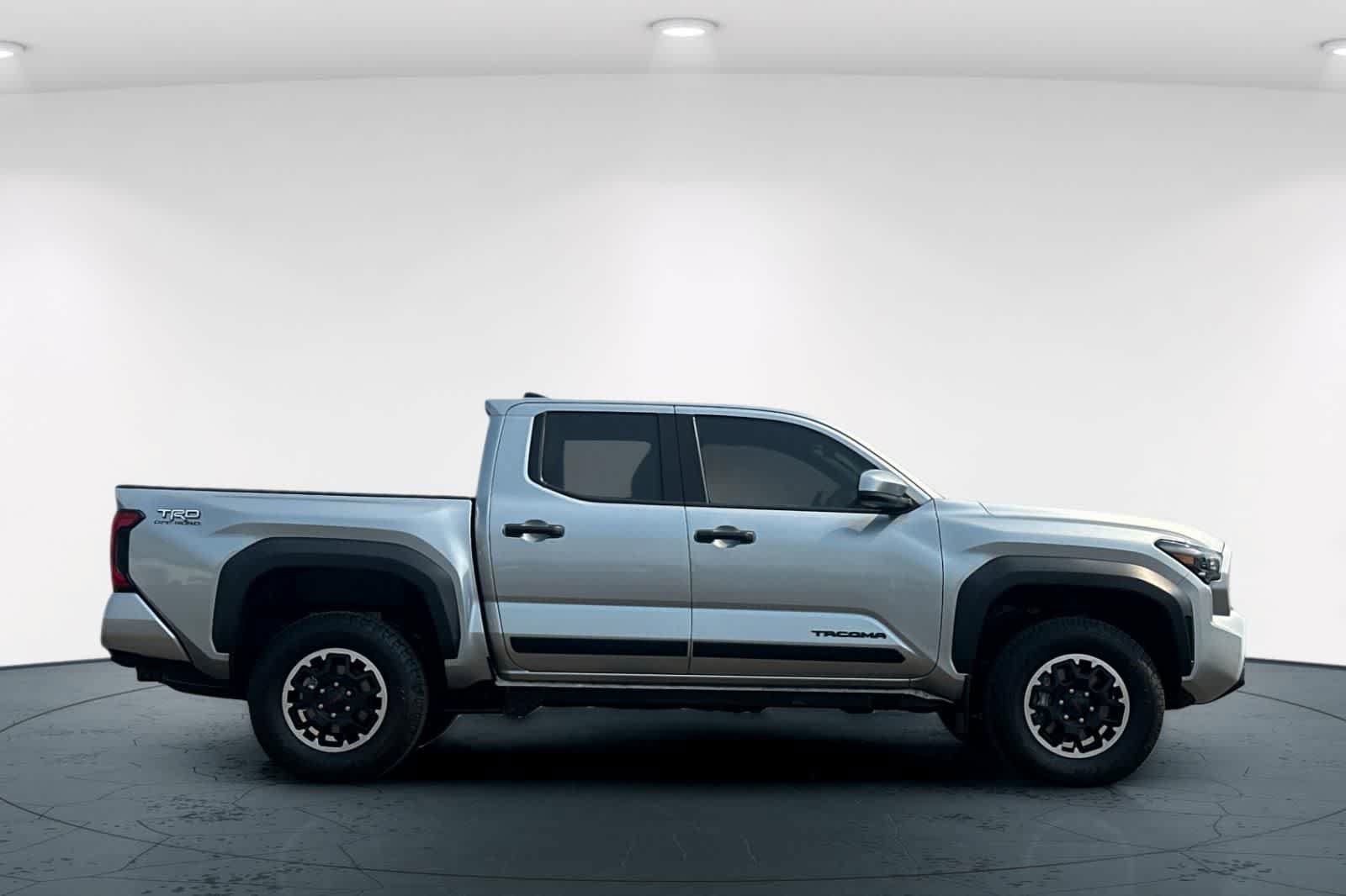 Used 2024 Toyota Tacoma TRD Off-Road AWD/4WD image 6