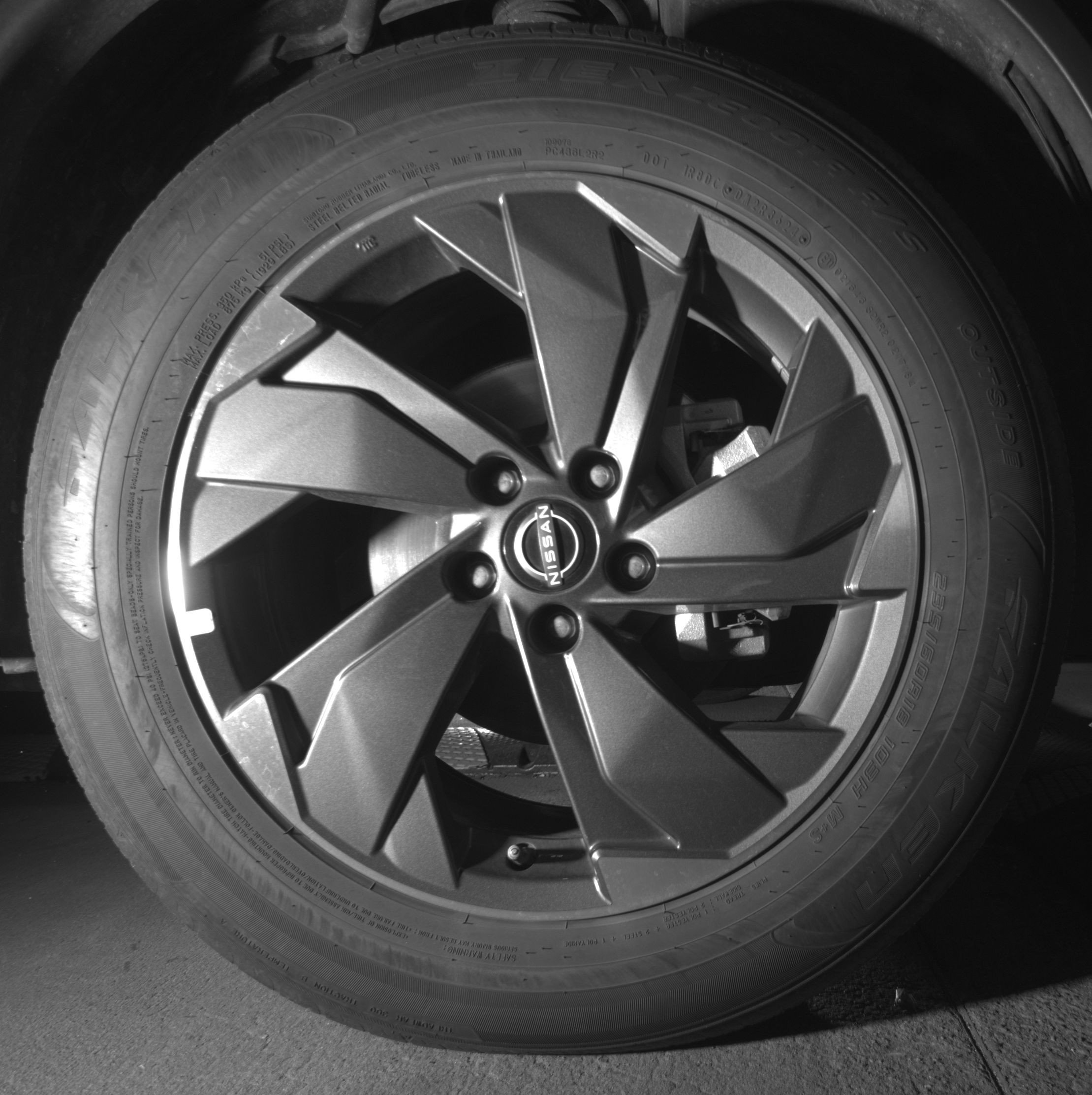 Used 2025 Nissan Rogue SV image 13