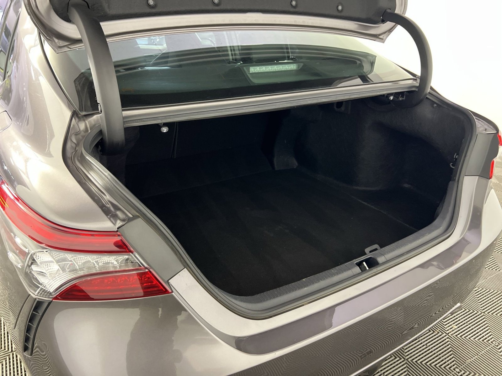 Used 2023 Toyota Camry XSE image 26