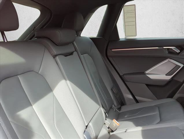 Used 2023 Audi Q3 2.0T Premium image 21
