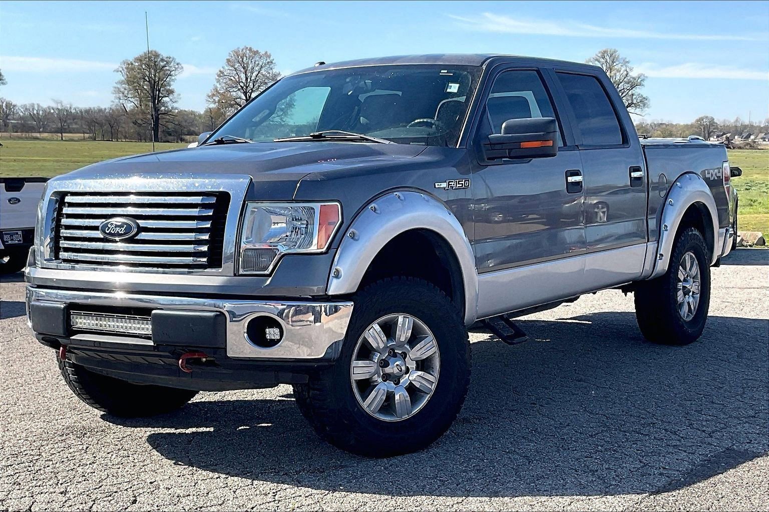 Used 2012 Ford F150 XLT w/ XLT Chrome Pkg image 2