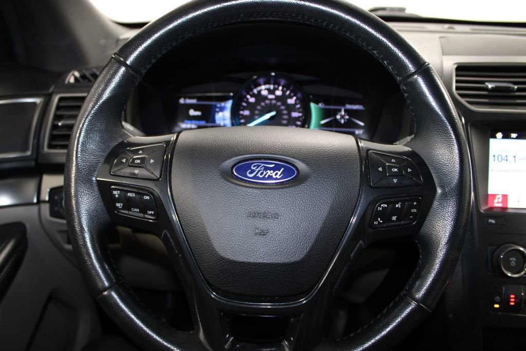 Used 2019 Ford Explorer XLT w/ Equipment Group 202A image 37
