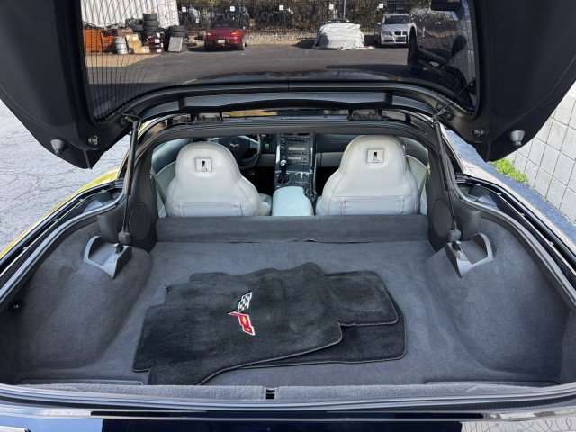 Used 2006 Chevrolet Corvette Coupe w/ Performance Package image 9