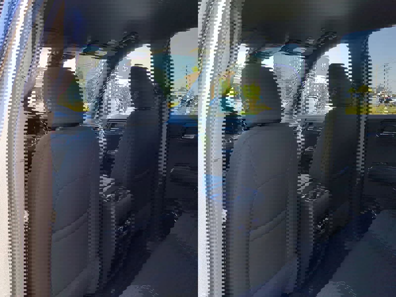 Used 2025 GMC Acadia Elevation image 17