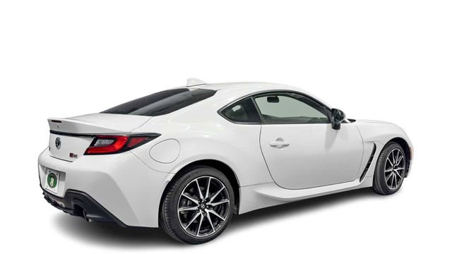 Used 2024 Toyota GR86 RWD image 2