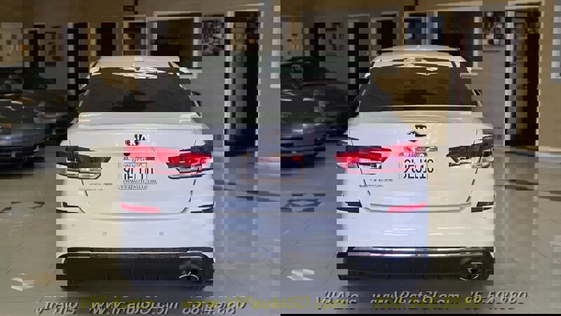 Used 2020 Kia Optima LX image 7