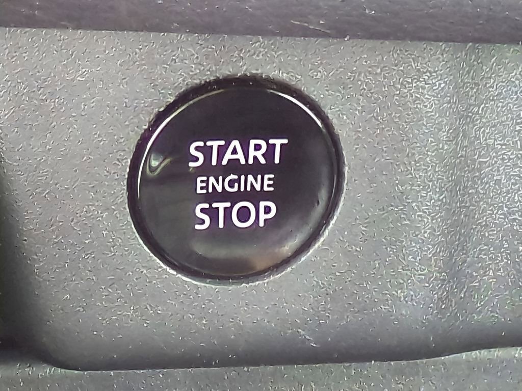 Used 2024 Nissan Rogue SV image 30