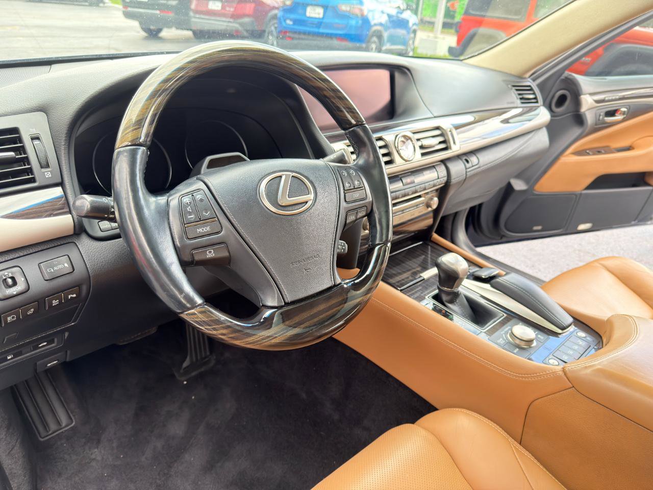 Used 2013 Lexus LS 460 L w/ Ultra Luxury Pkg image 15