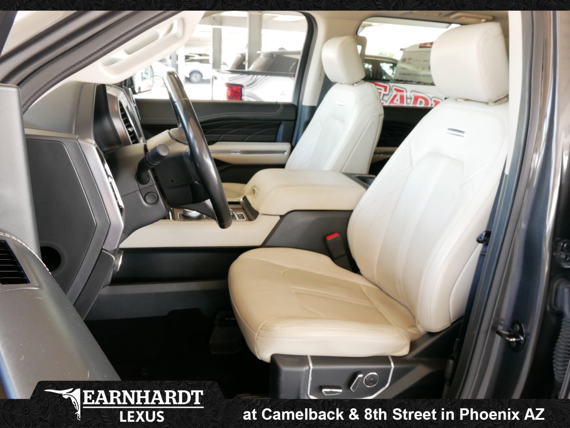 Used 2020 Ford Expedition Platinum AWD/4WD image 2