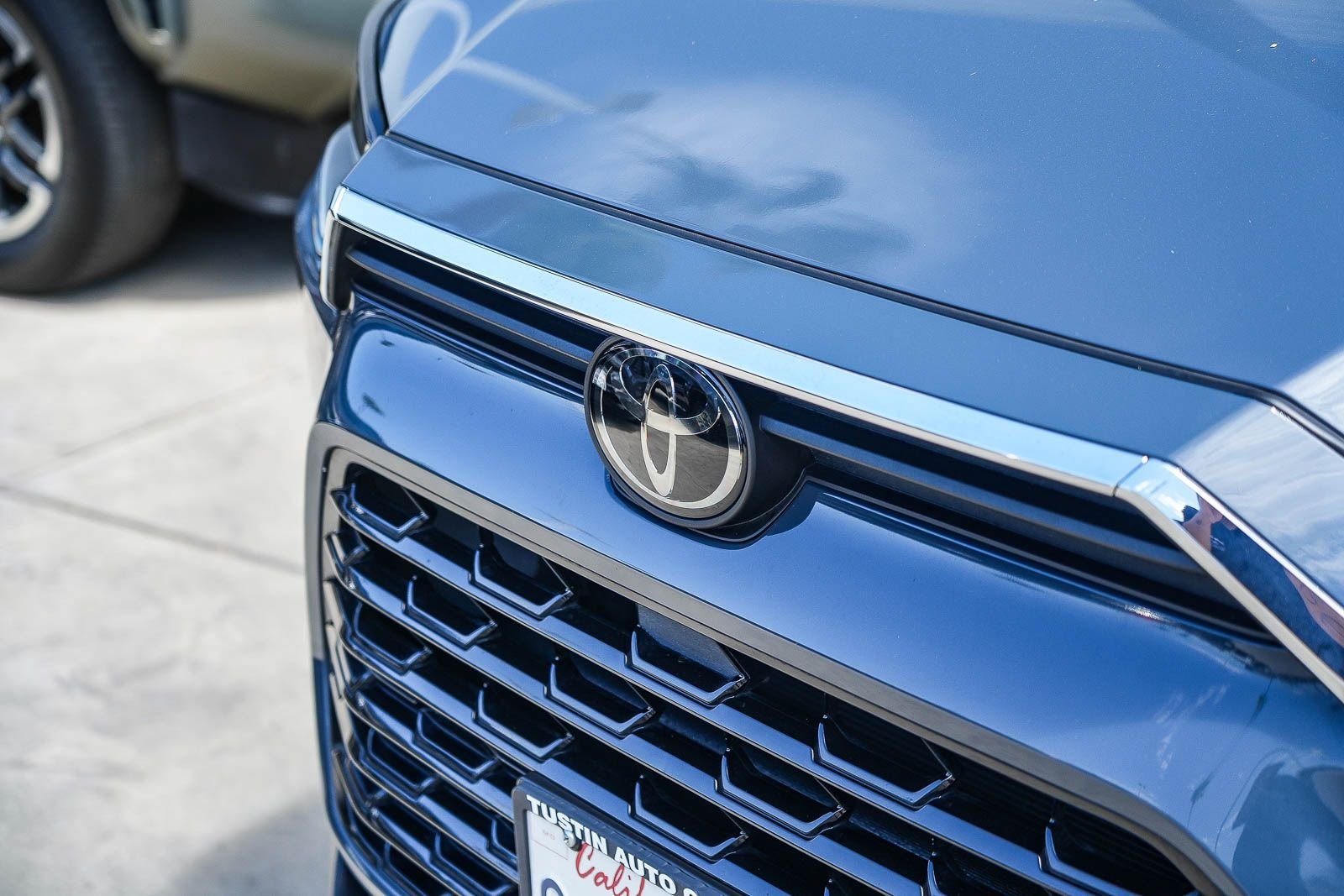 Certified 2024 Toyota Grand Highlander AWD image 3