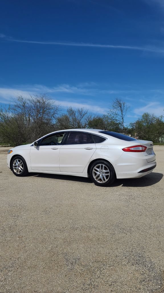 Used 2013 Ford Fusion SE FWD image 3