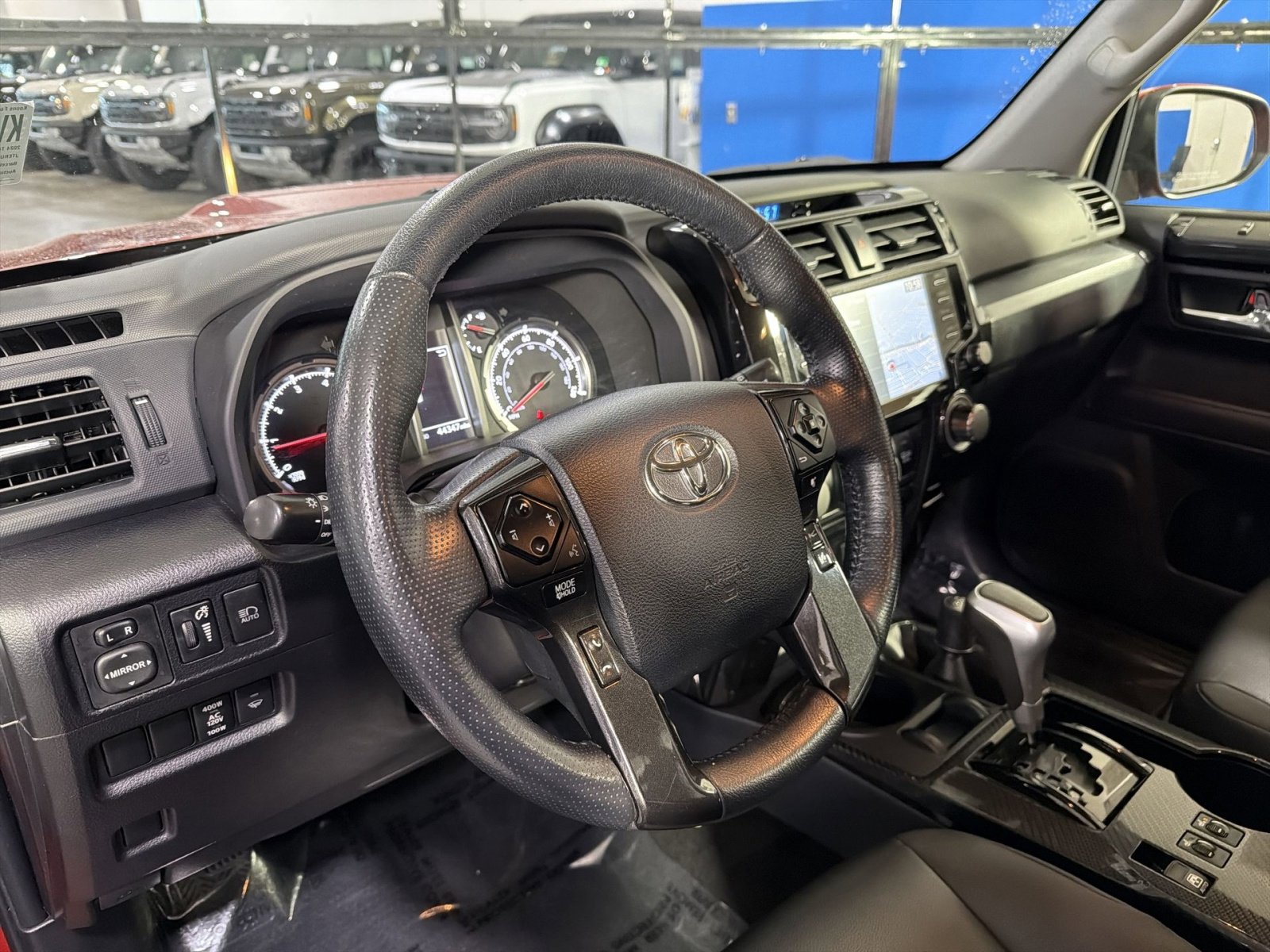Used 2024 Toyota 4Runner TRD Off-Road Premium AWD/4WD image 37
