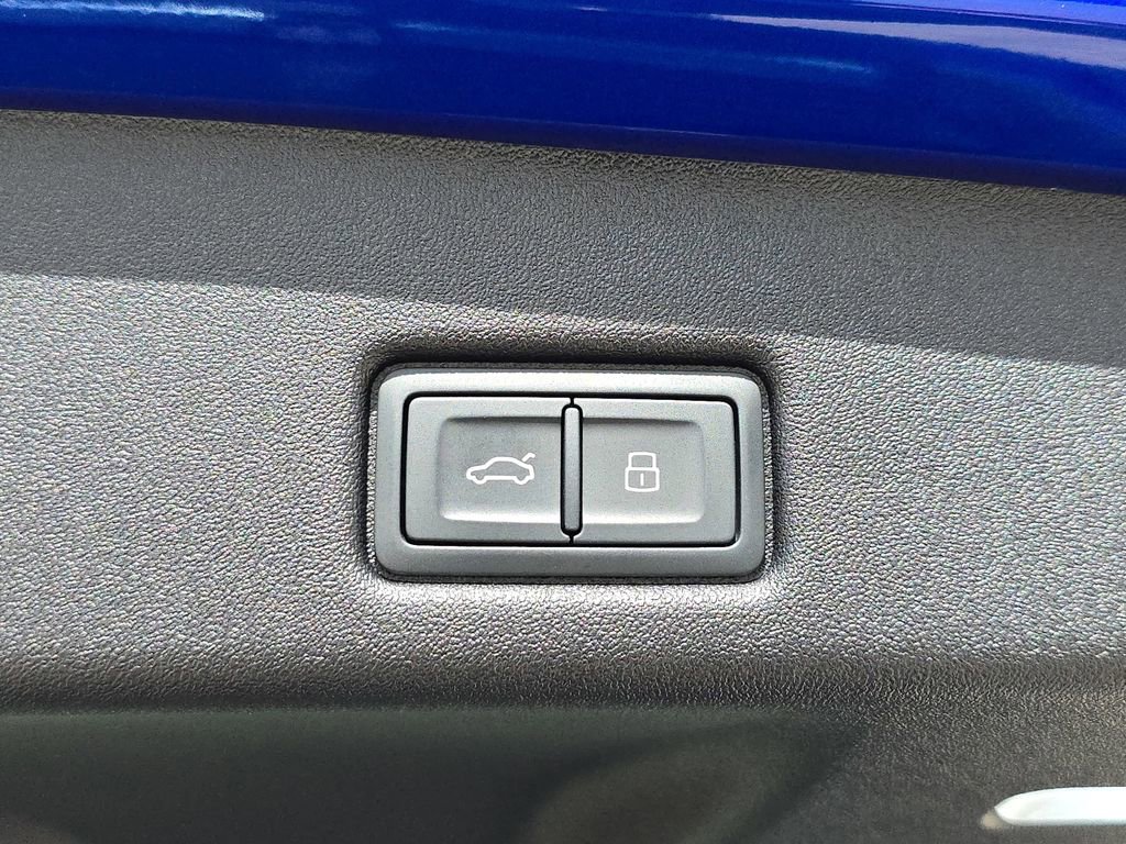 New 2025 Audi Q5 Prestige image 13