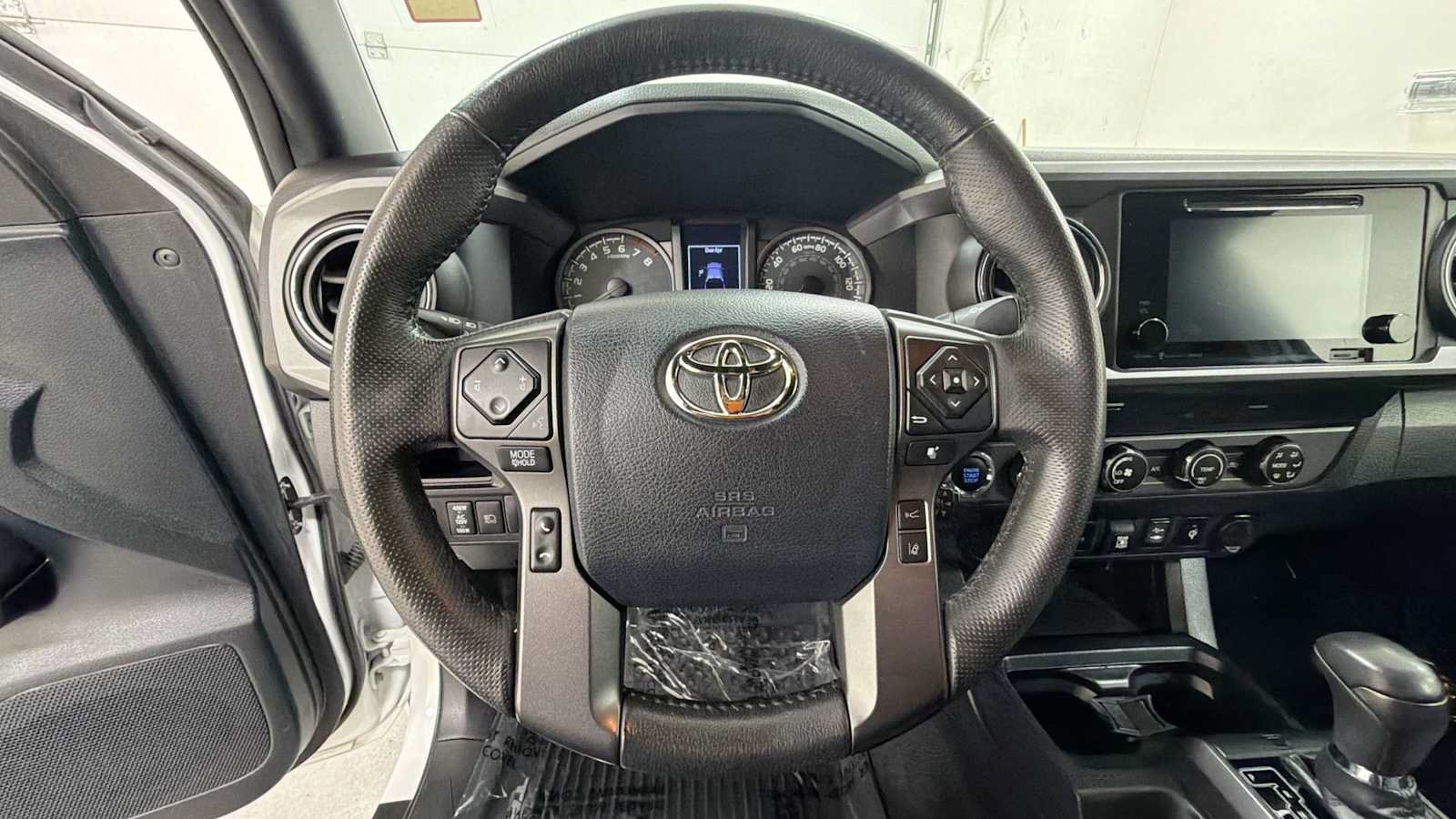 Certified 2019 Toyota Tacoma TRD Sport w/ Technology Package AWD/4WD image 16