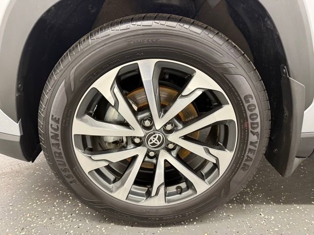 Certified 2023 Toyota Corolla Cross XLE w/ Convenience Package image 19