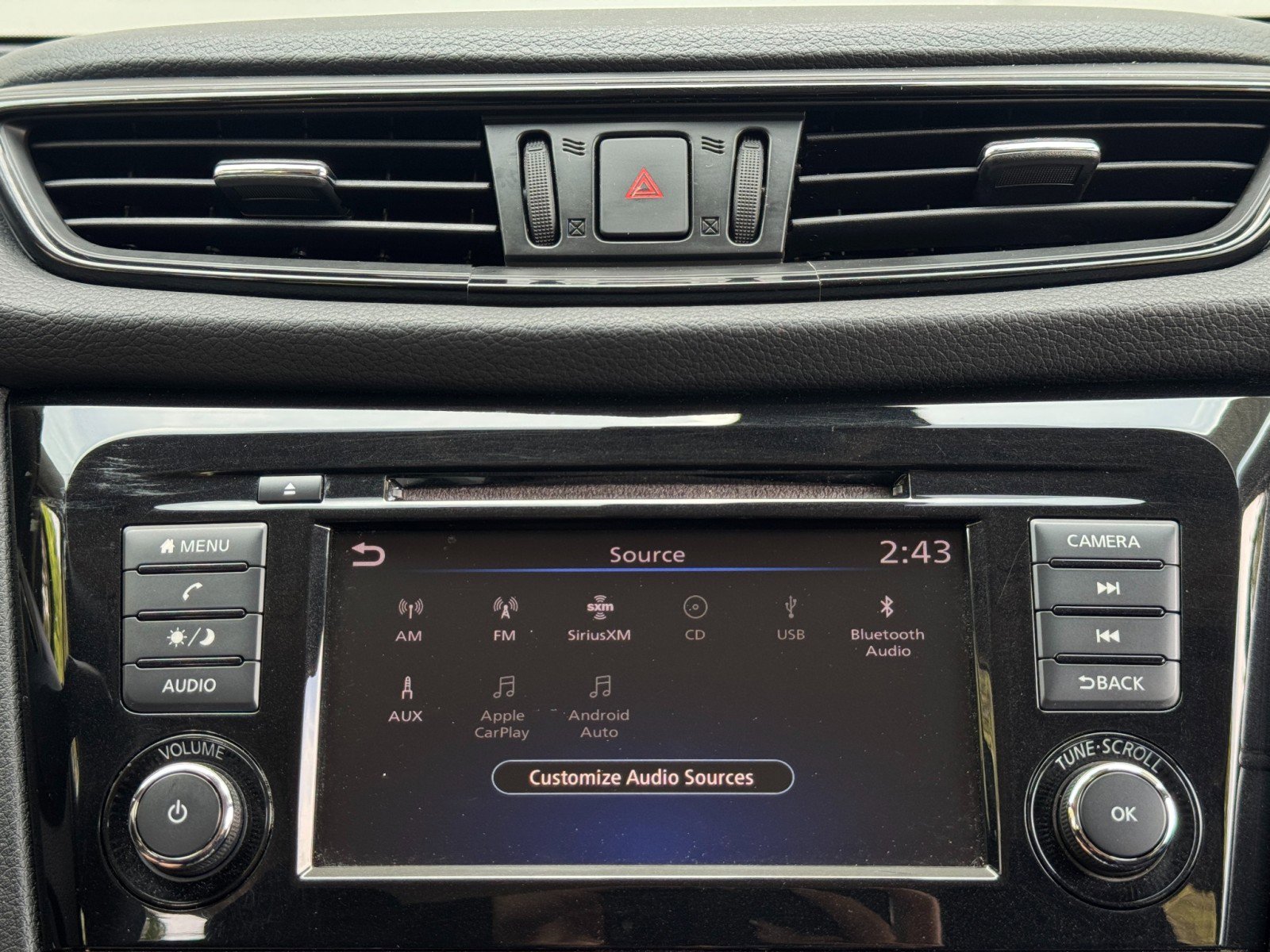 Used 2019 Nissan Rogue S FWD image 23