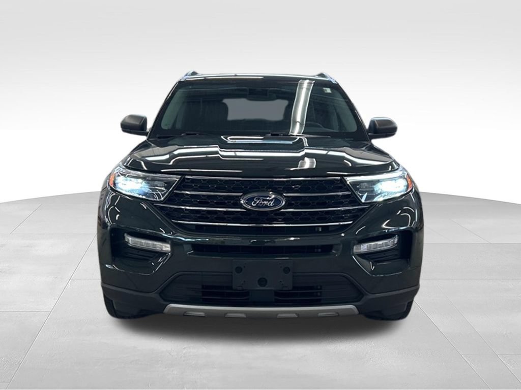 Used 2023 Ford Explorer XLT w/ Equipment Group 202A AWD/4WD image 5