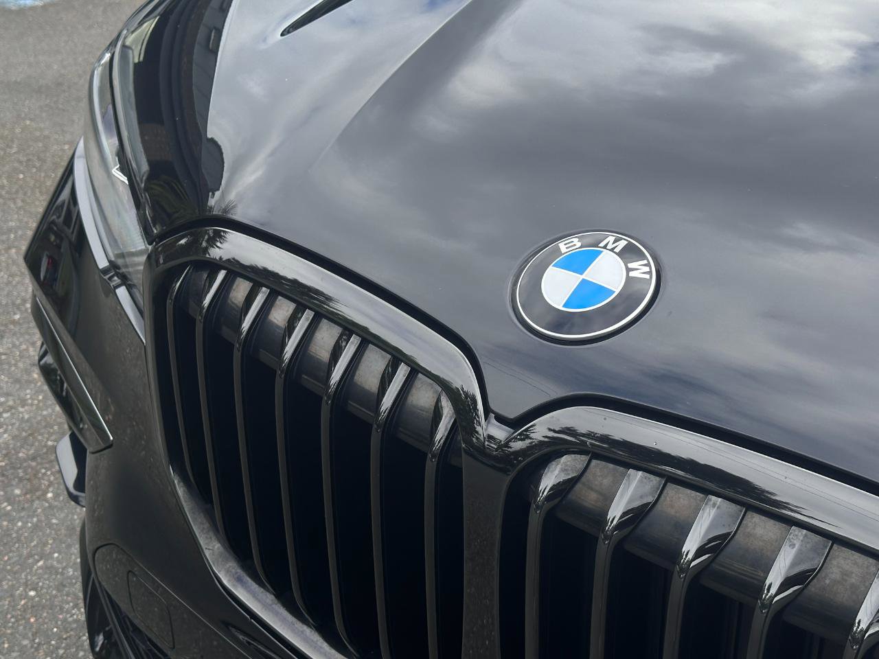 Used 2020 BMW X7 xDrive40i w/ M Sport Package AWD/4WD image 21