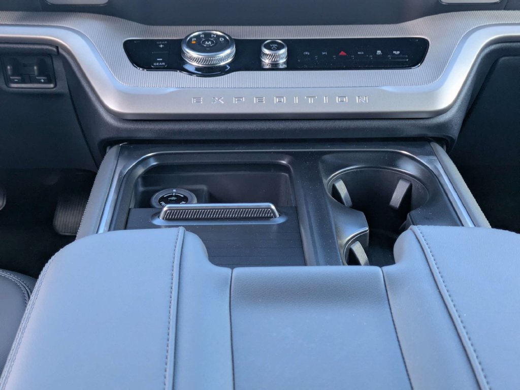 New 2027 Ford Expedition Active RWD image 21