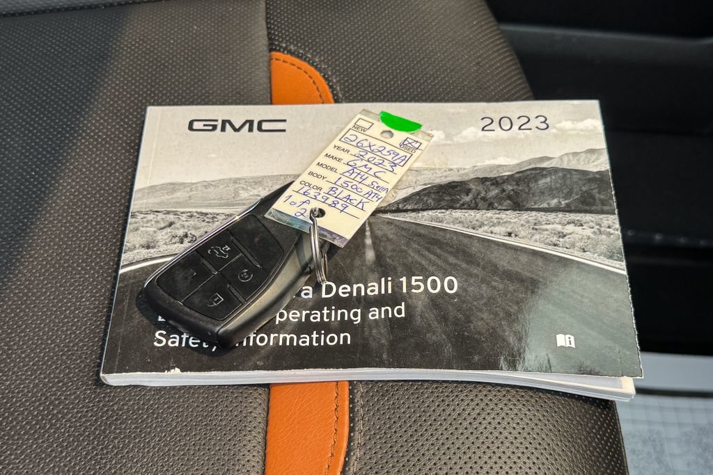 Used 2023 GMC Sierra 1500 AT4 w/ AT4 Premium Package AWD/4WD image 40