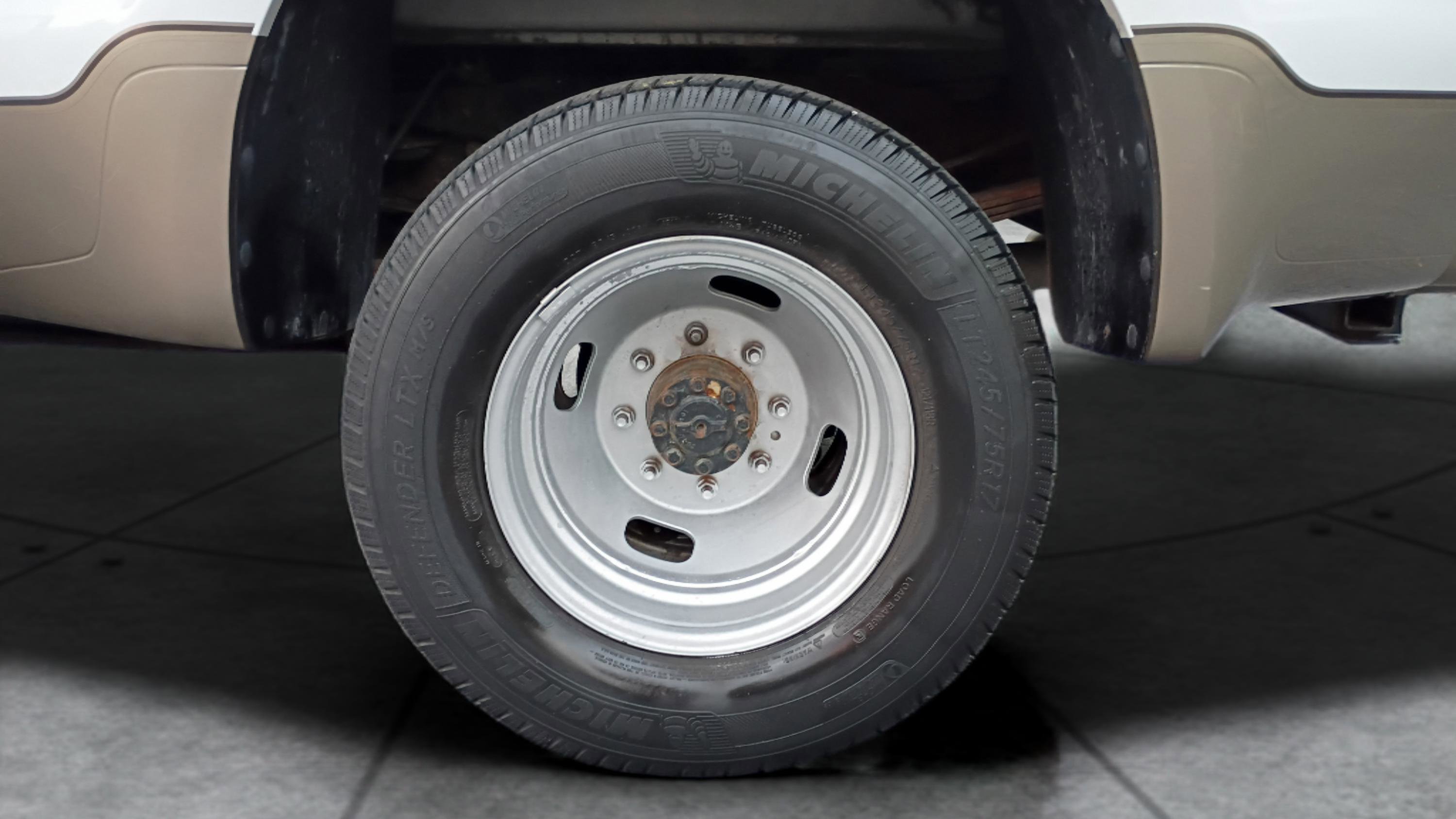 Used 2006 Ford F350 Lariat image 45