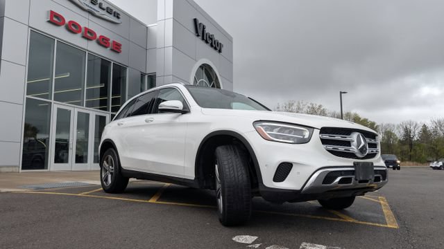 Used 2021 Mercedes-Benz GLC 300 4MATIC image 3