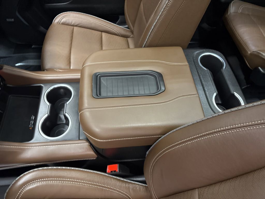 Used 2023 Chevrolet Suburban High Country w/ Advanced Technology Package image 16