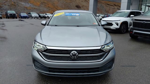 Used 2024 Volkswagen Jetta S image 9