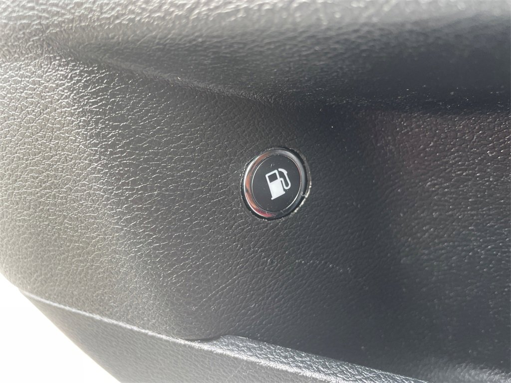 Used 2018 Dodge Charger GT image 33