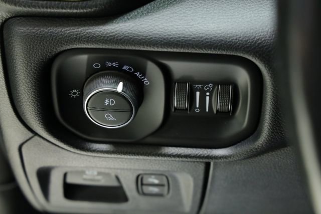 Used 2022 RAM 1500 Laramie image 29