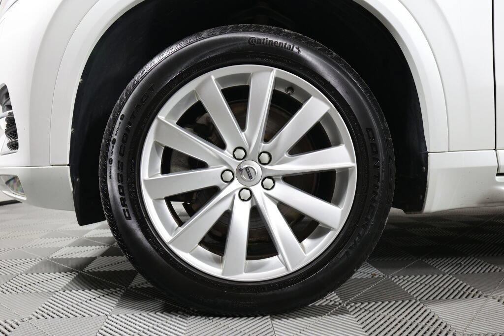 Used 2016 Volvo XC90 T6 Momentum w/ Momentum Plus Package AWD/4WD image 9