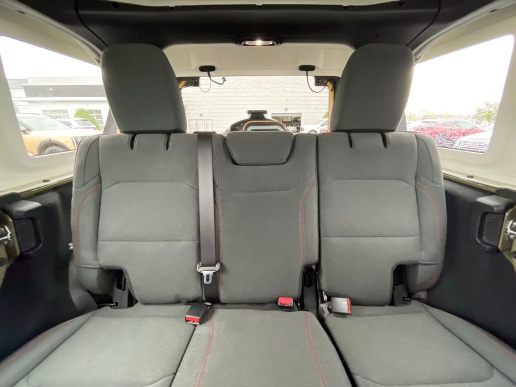 Used 2025 Jeep Wrangler Unlimited Rubicon image 29