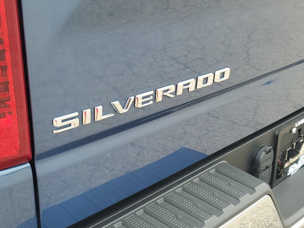 Used 2024 Chevrolet Silverado 1500 LT AWD/4WD image 36