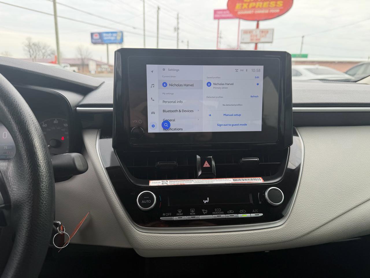 Used 2025 Toyota Corolla LE image 19