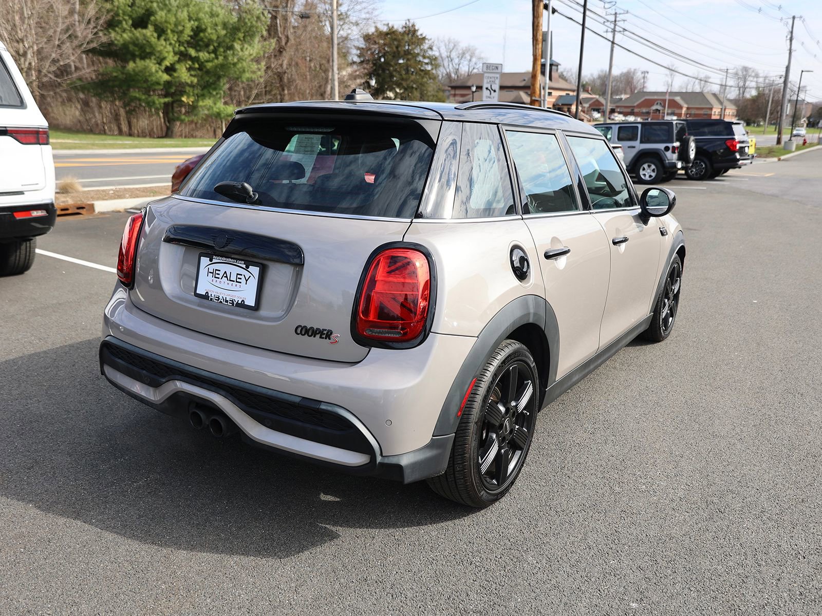Used 2022 MINI Cooper S w/ Premium Package image 7
