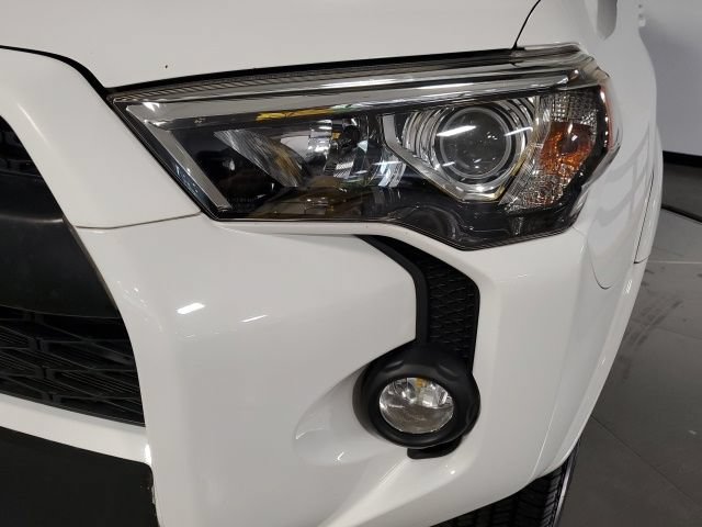 Used 2017 Toyota 4Runner TRD Off-Road AWD/4WD image 30