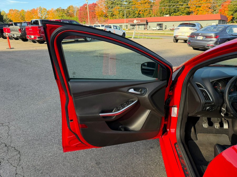 Used 2016 Ford Focus ST w/ Equipment Group 401A FWD image 16