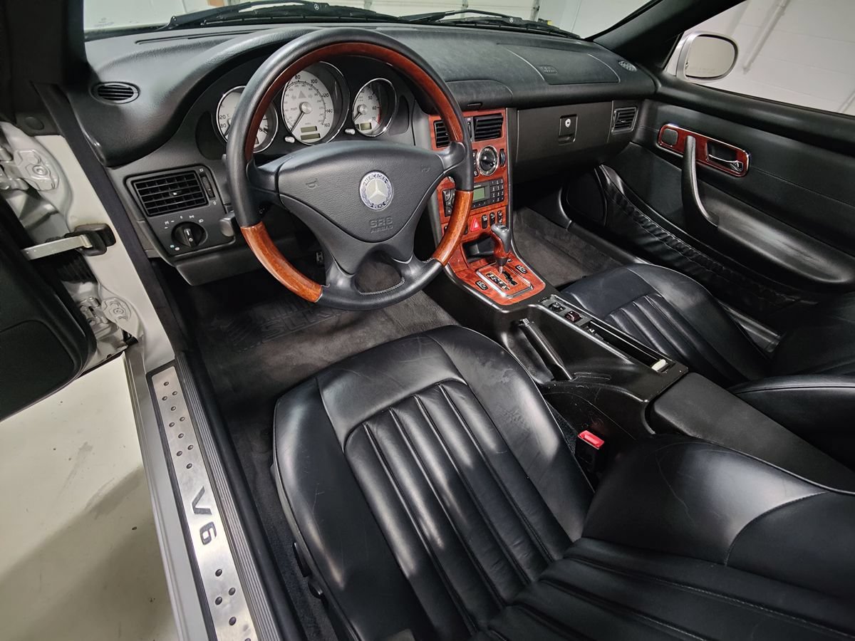 Used 2004 Mercedes-Benz SLK 320 image 25