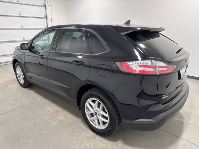 Used 2022 Ford Edge SE image 6