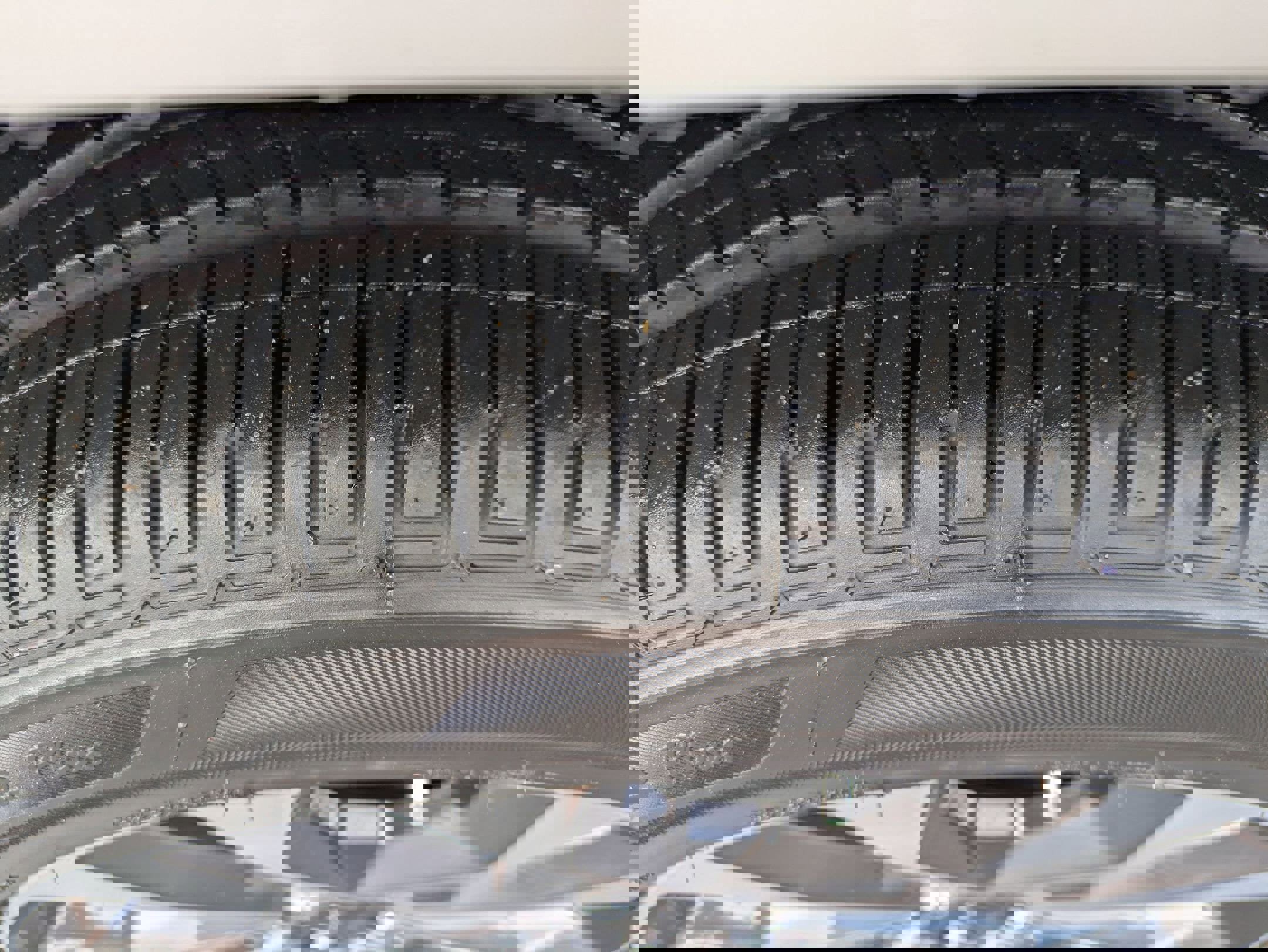 Certified 2025 Jeep Grand Cherokee Overland w/ Luxury Tech Group IV image 10