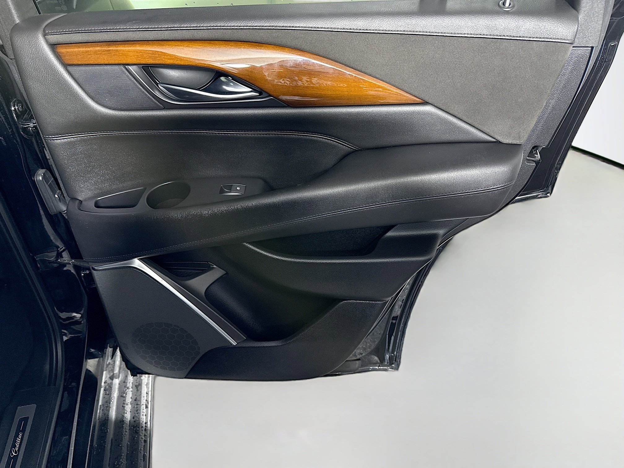 Used 2018 Cadillac Escalade Luxury image 27