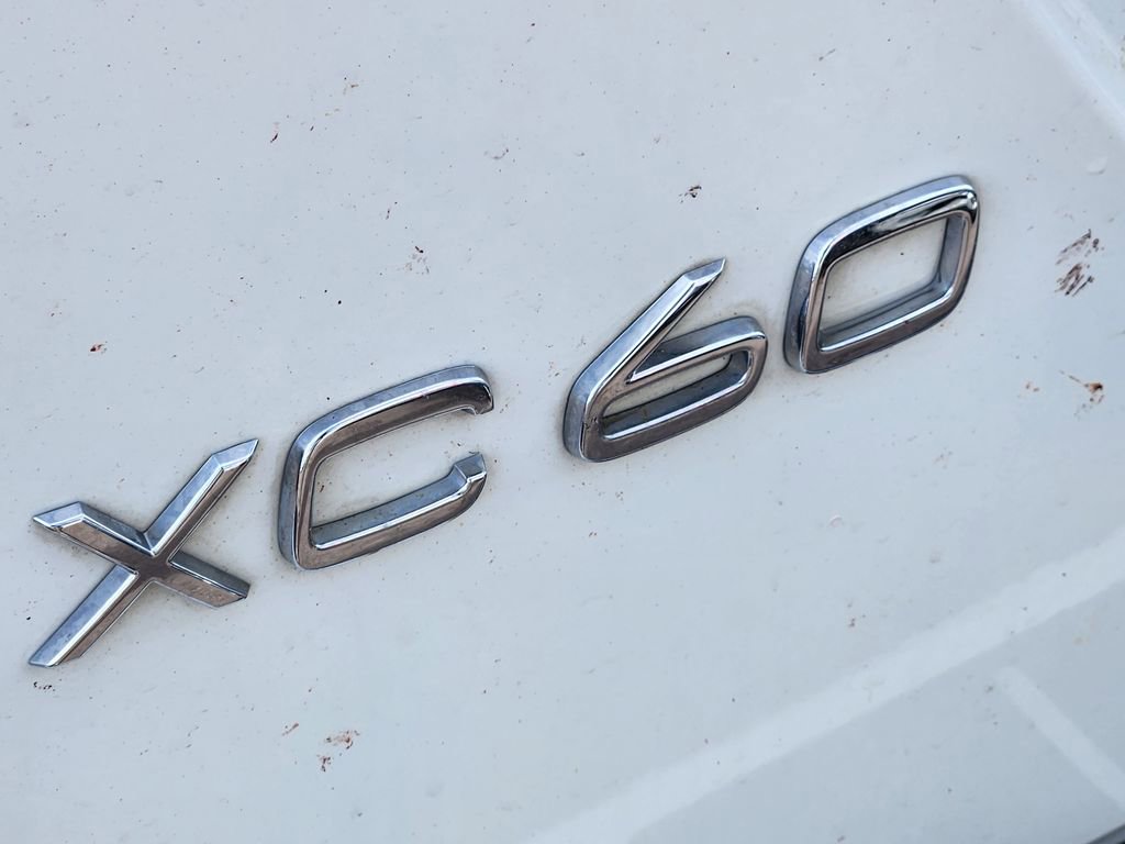 Used 2016 Volvo XC60 T6 w/ Proximity Package AWD/4WD image 10
