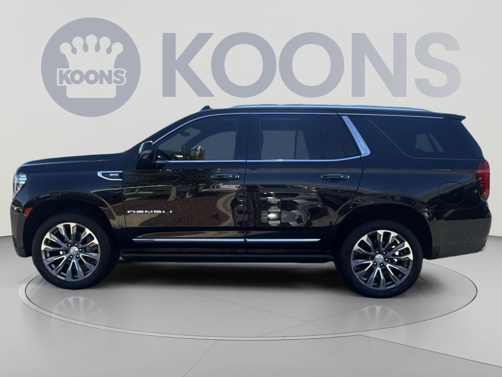 Used 2021 GMC Yukon Denali w/ Denali Premium Package AWD/4WD image 2